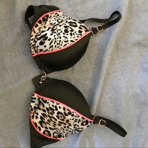 Victoria’s Secret Very sexy push-up bra 34b